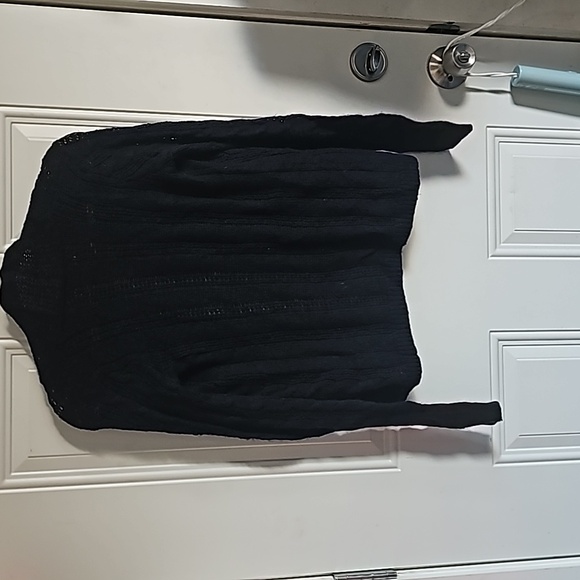 Gourgous Abercrombie size XL color is black with white moose - Picture 5 of 5